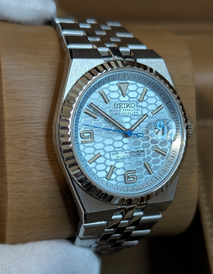 Montre automatique PANTHER LAN-DWELLER FLAT Jubilee Bleu clair